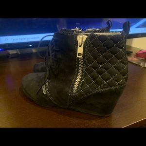 Bongo quilted black heel wedge size 9 1/2